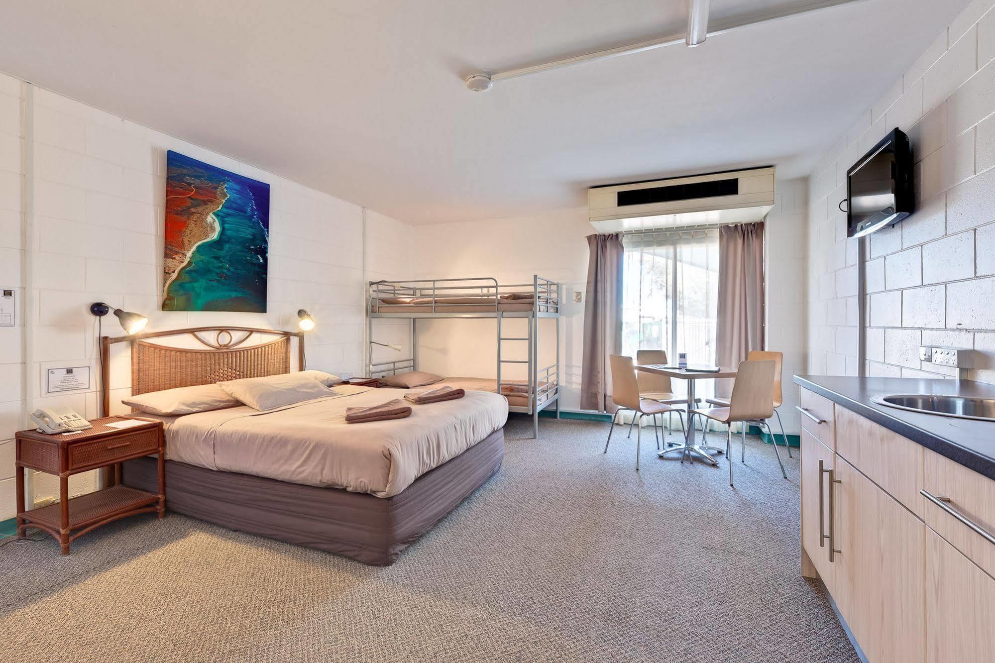 Sea Breeze Resort Exmouth Dış mekan fotoğraf
