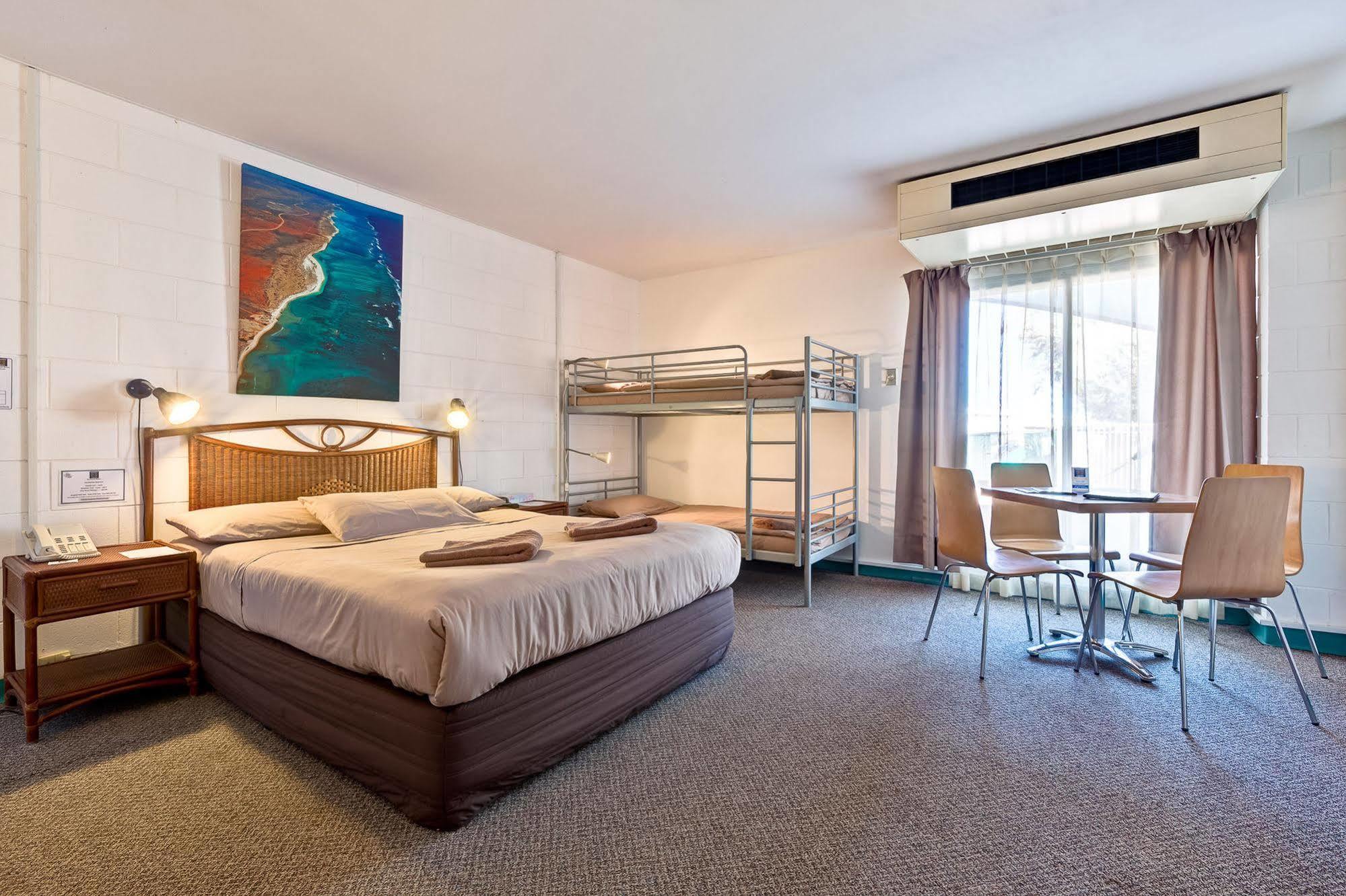 Sea Breeze Resort Exmouth Dış mekan fotoğraf