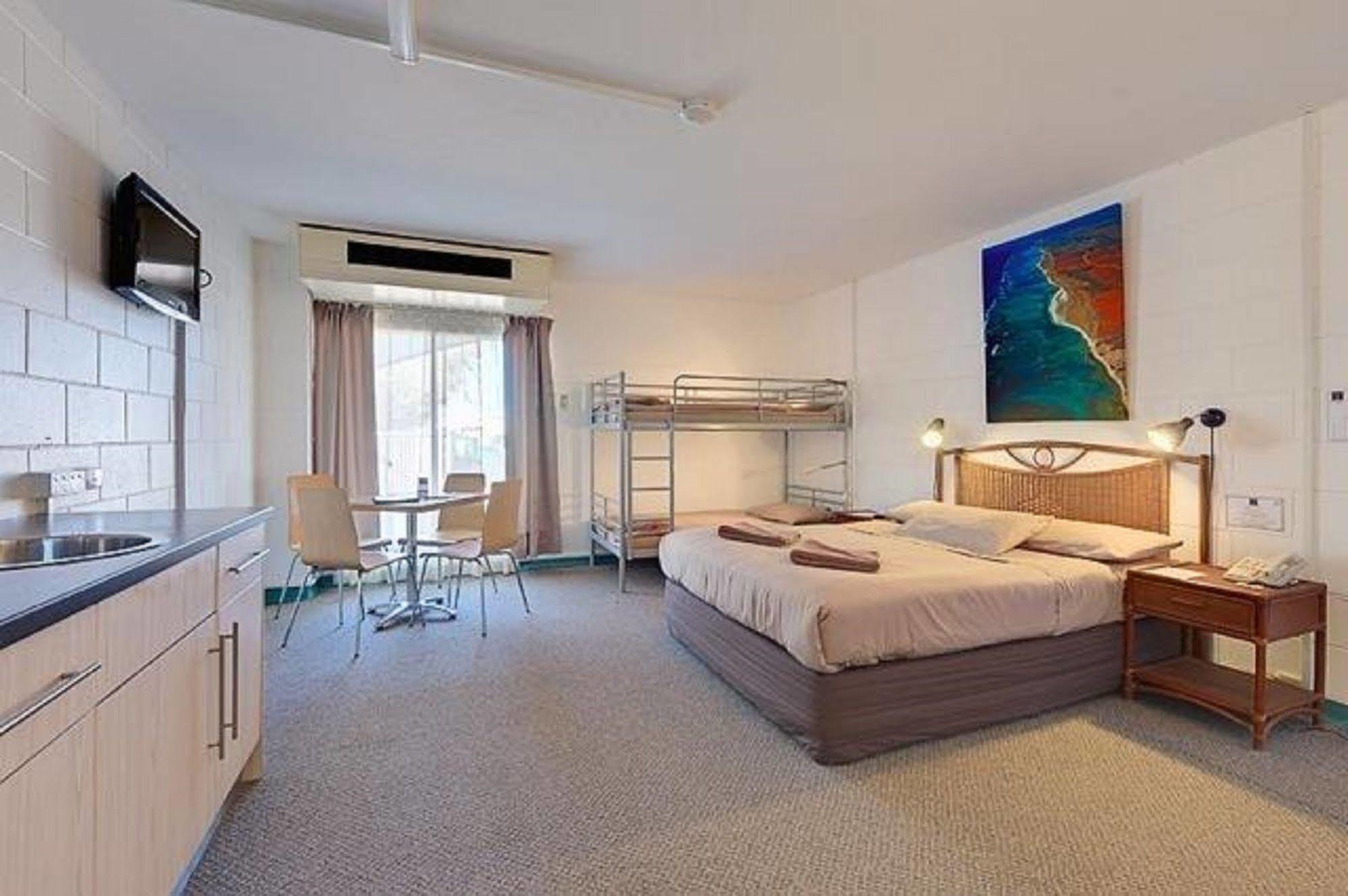 Sea Breeze Resort Exmouth Dış mekan fotoğraf
