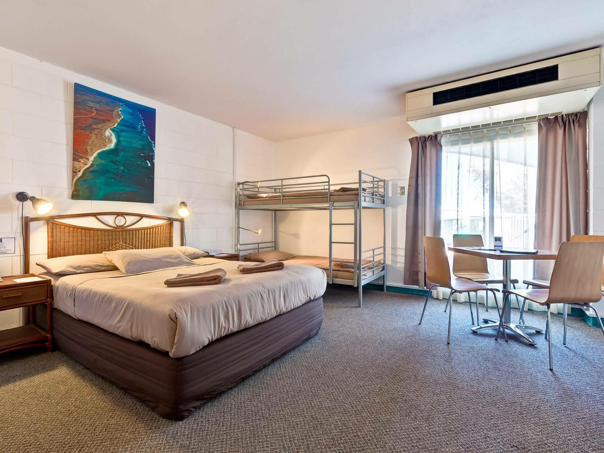 Sea Breeze Resort Exmouth Dış mekan fotoğraf